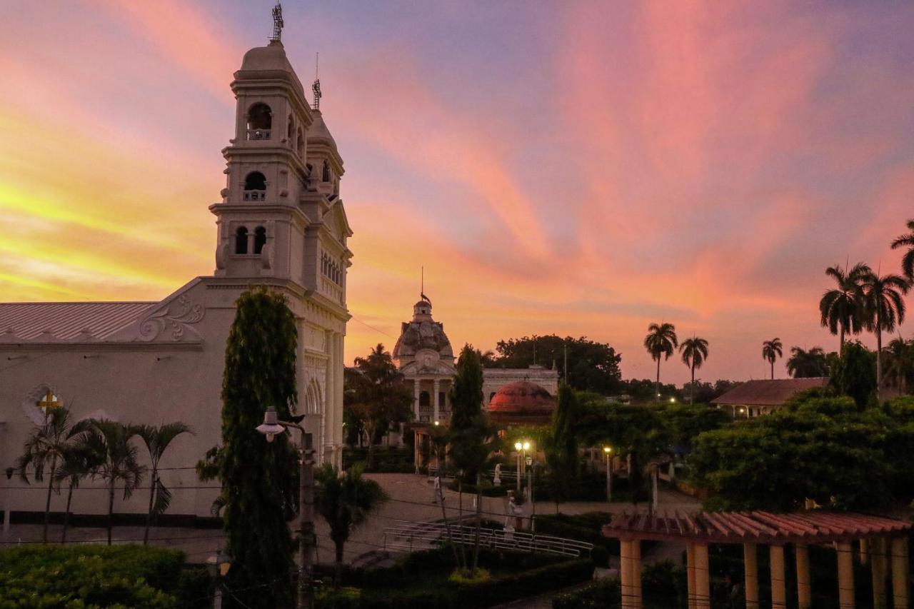 Hotel Dona Carmen Retalhuleu Luaran gambar