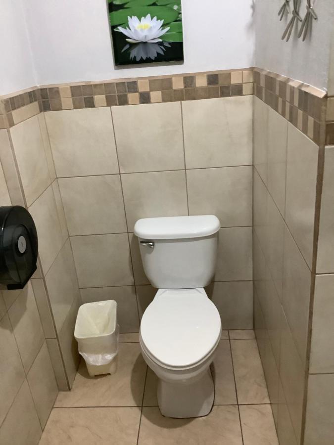 Hotel Dona Carmen Retalhuleu Luaran gambar