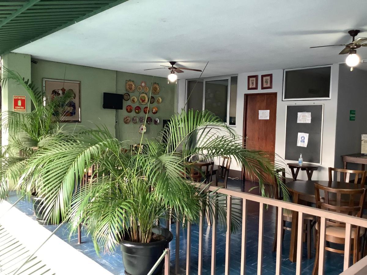 Hotel Dona Carmen Retalhuleu Luaran gambar
